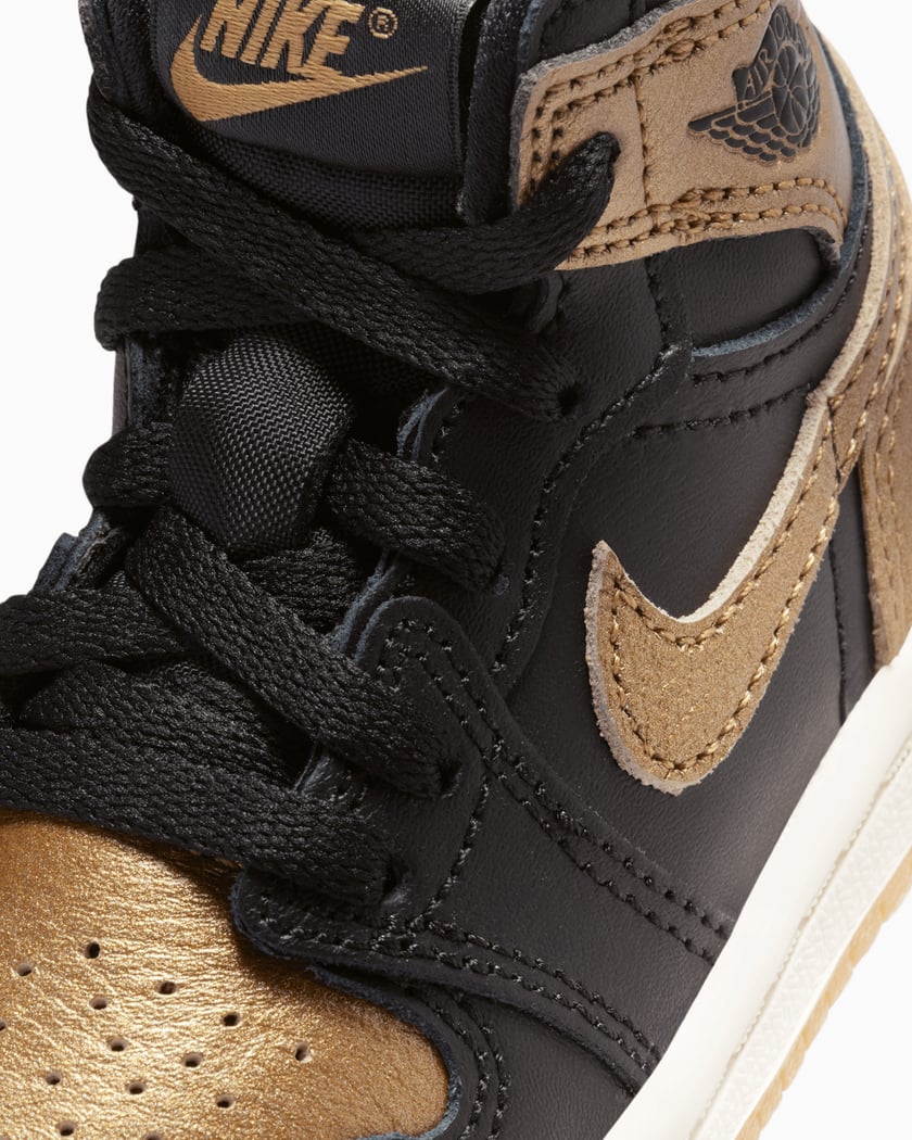 Air Jordan 1 Retro High OG Black Metallic Gold TD Schwarz FD1413 071 FOOTDISTRICT