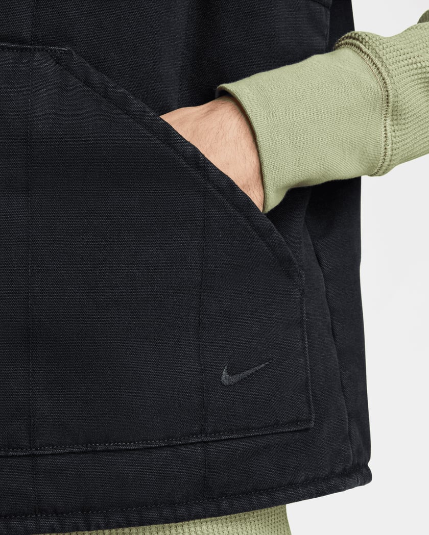 Nike Life Men s Padded Vest Schwarz FQ1861 010 FOOTDISTRICT