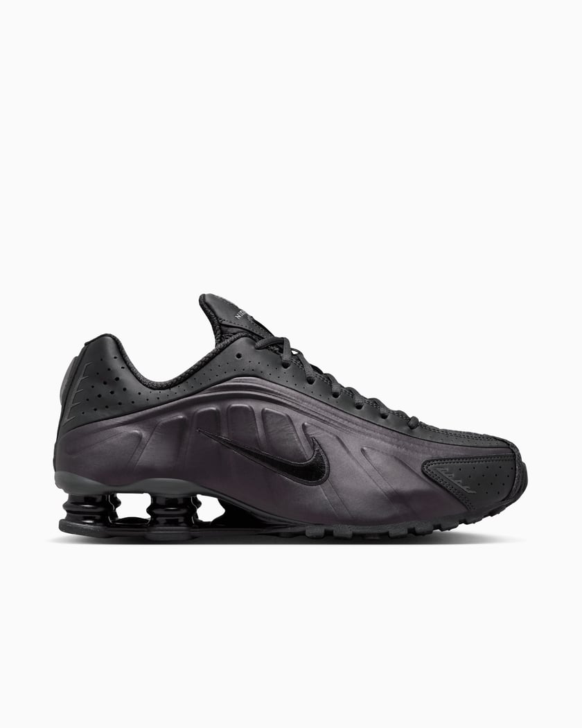 Nike Shox R4 Black HQ1988-500 | FOOTDISTRICT