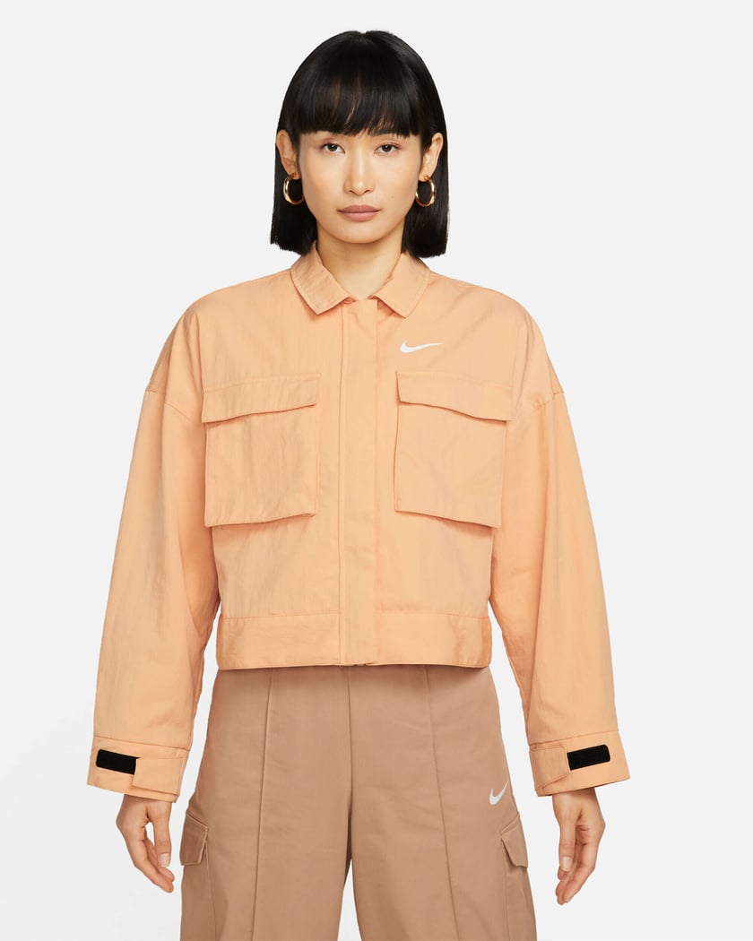 Nike Sportswear Essential Women s Woven Jacket Arancione DM6243 851 FOOTDISTRICT