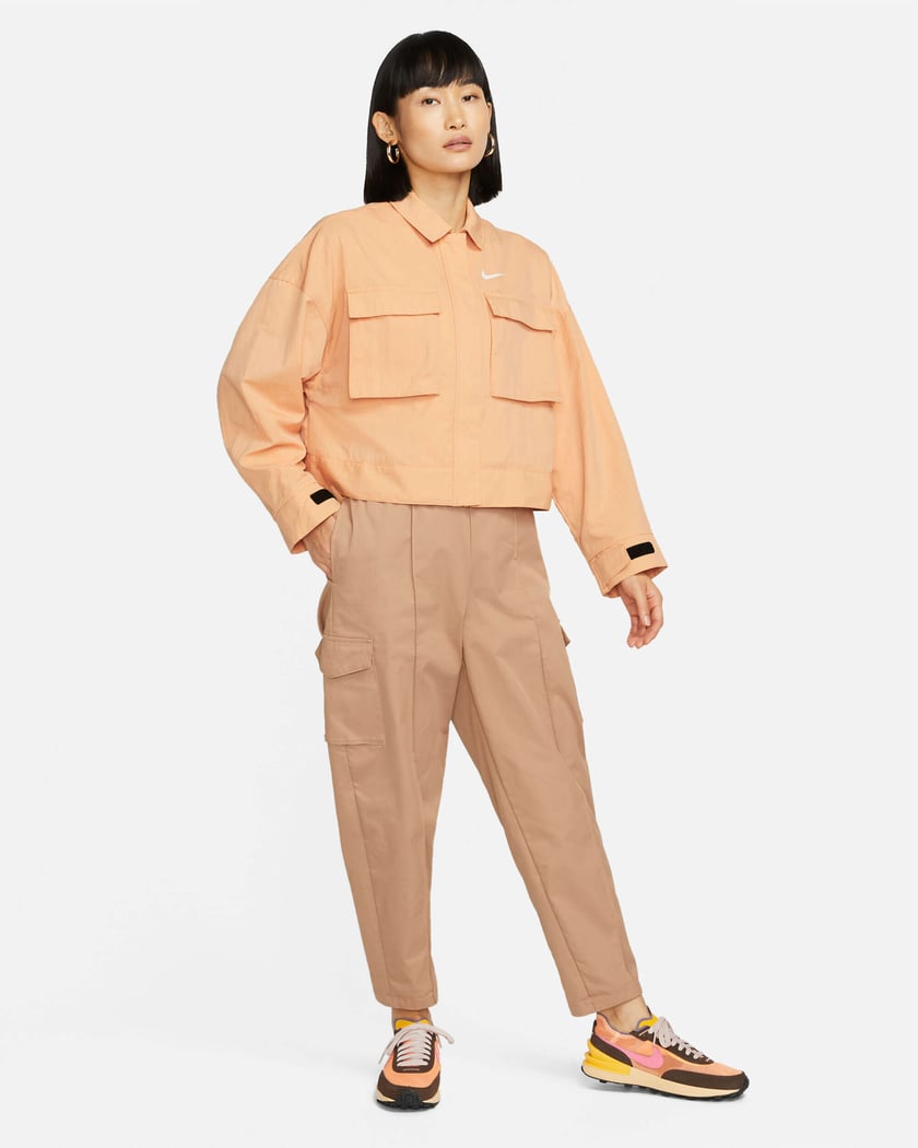 Nike Sportswear Essential Women s Woven Jacket Arancione DM6243 851 FOOTDISTRICT