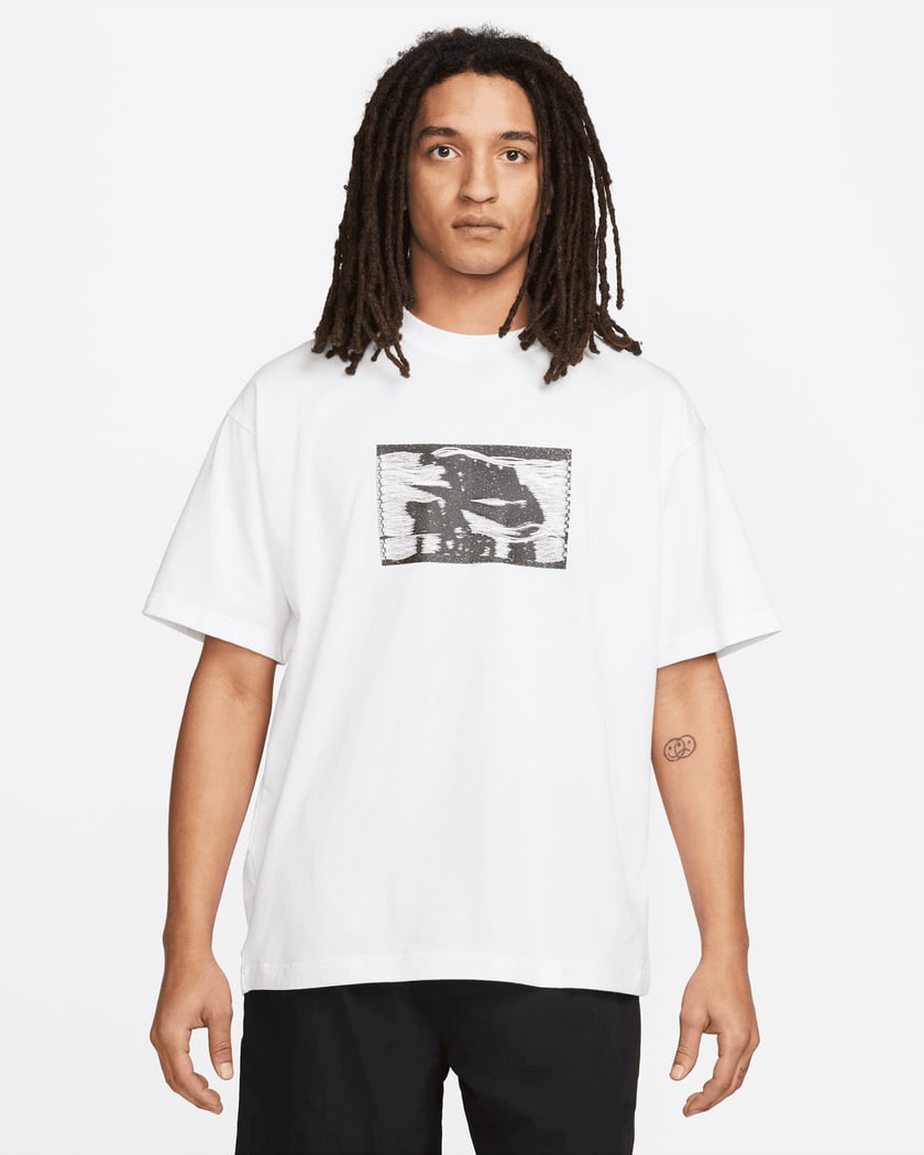 nike nrg essentials t shirt