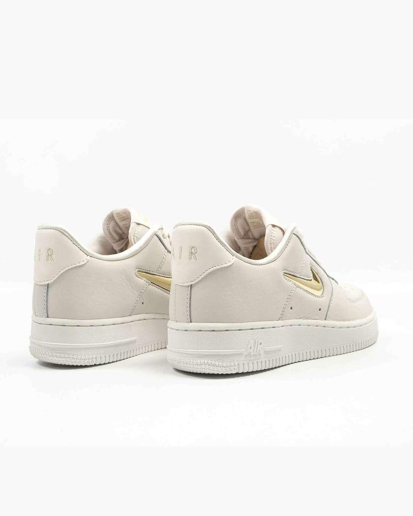 Air force 1 07 premium lx hotsell
