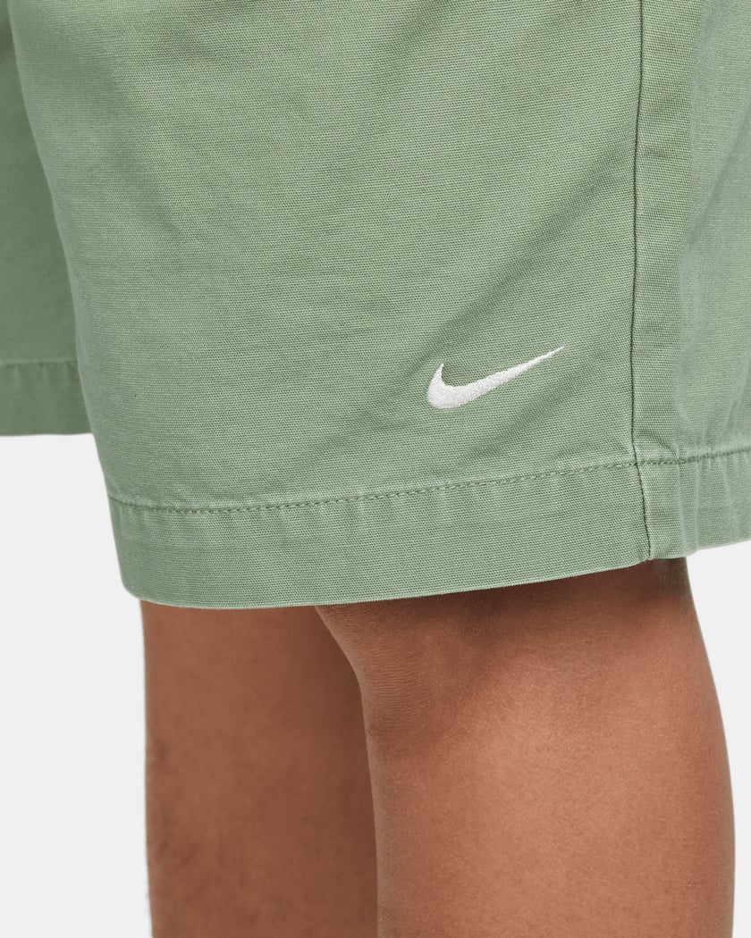 Nike Life Men s Pleated Chino Shorts