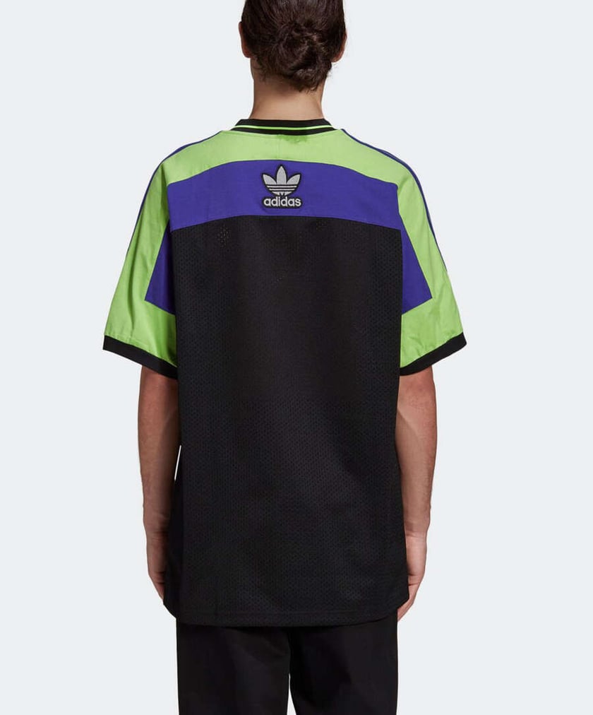 Adidas t 2025 shirt multicolor