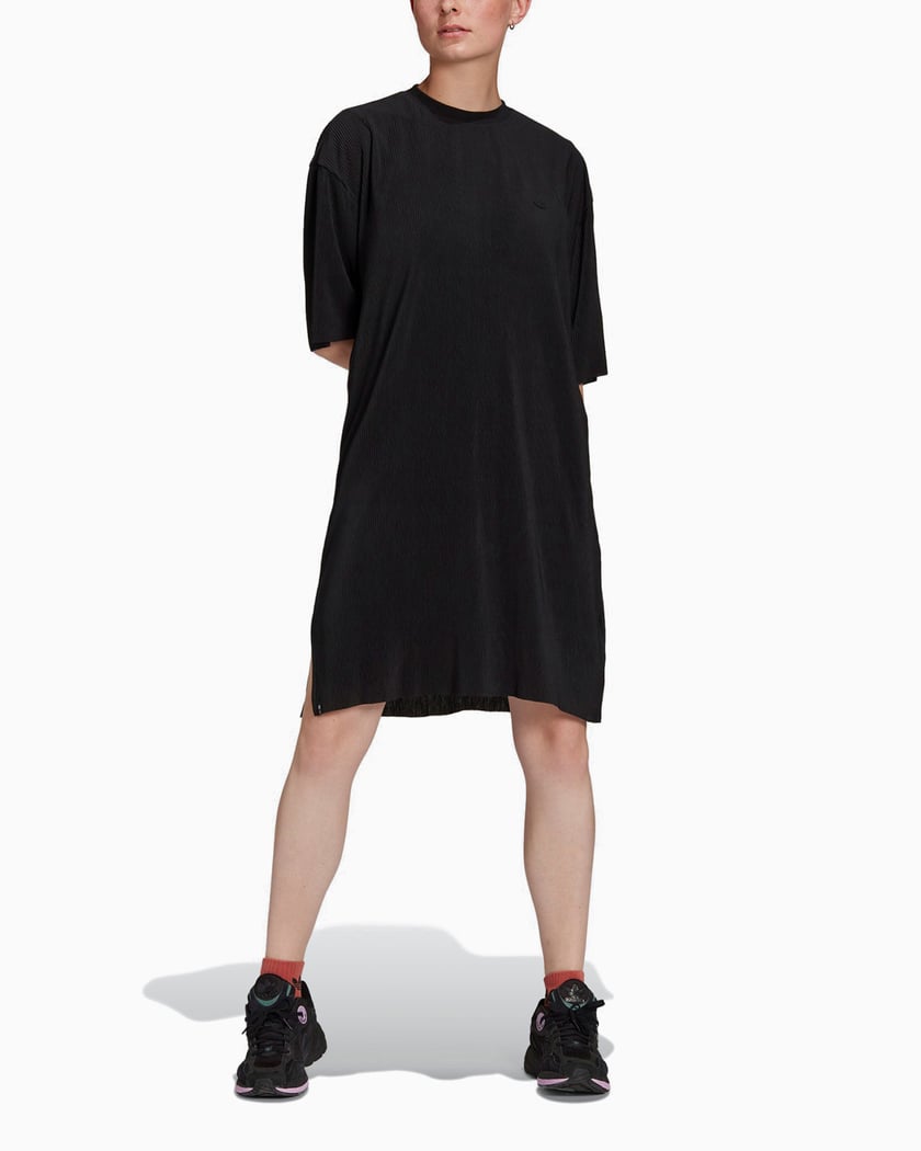 adidas Trefoil Women s Dress Schwarz HF7549 FOOTDISTRICT