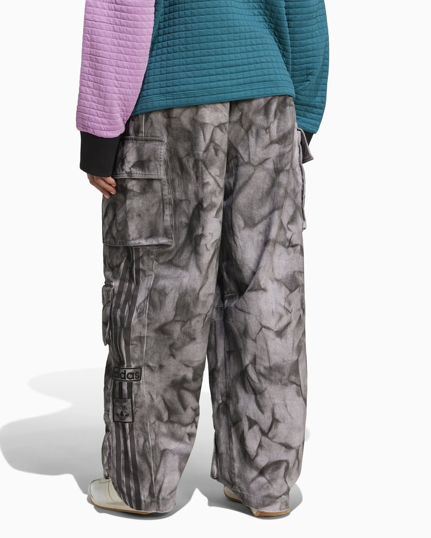 adidas Originals Women s Premium XXL Print Cargo Pants Gray IW5532 FOOTDISTRICT
