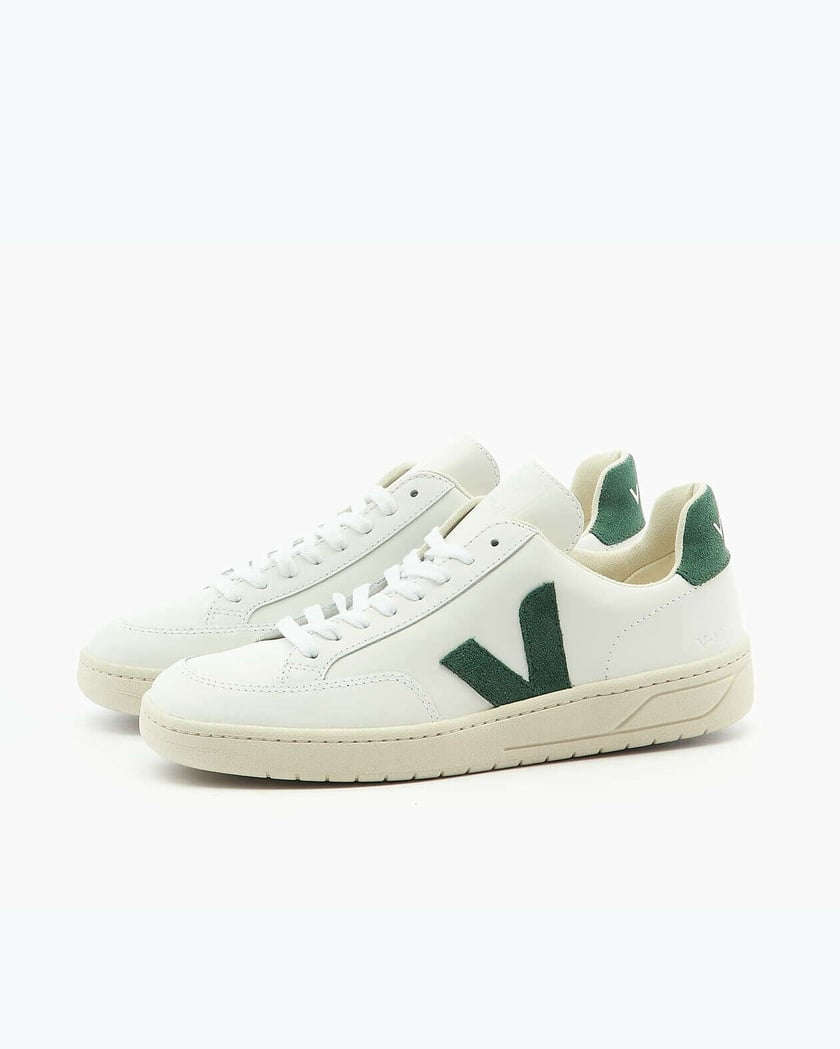 Veja V 12 Leather